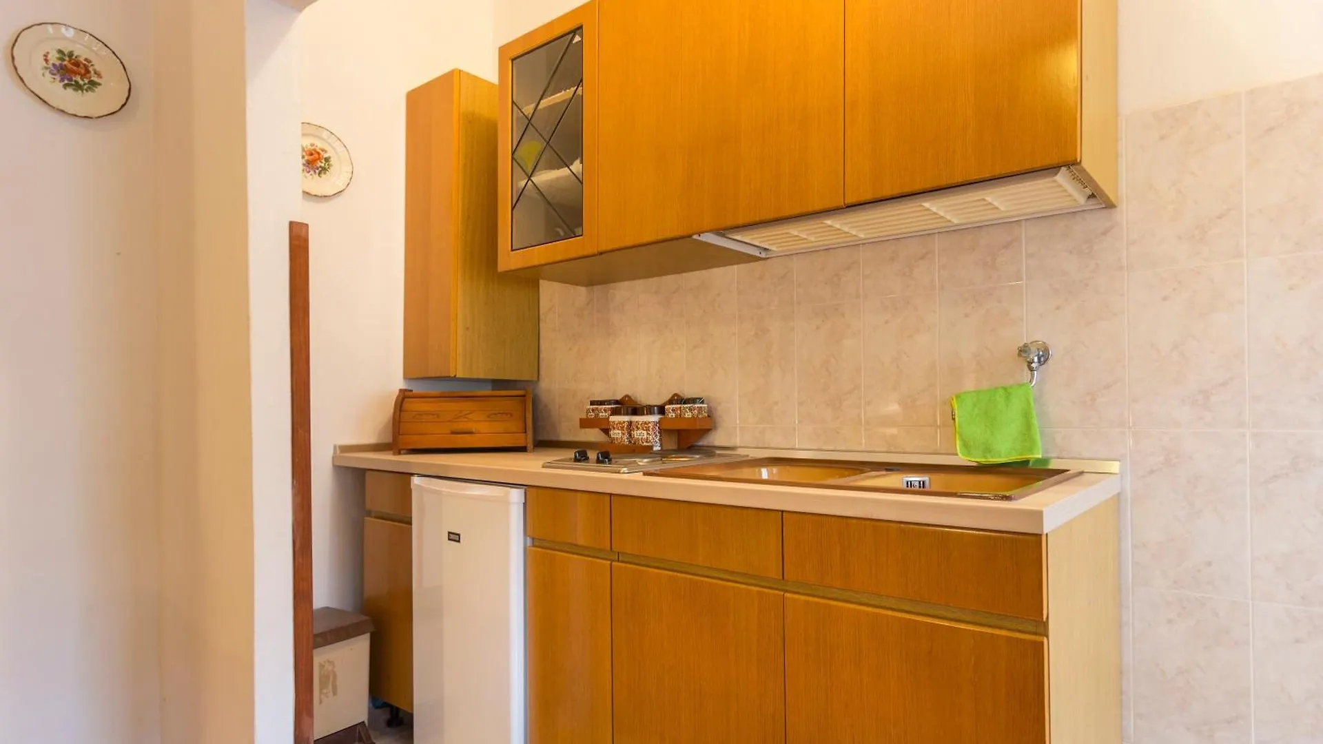 Nice And Spacious Apartment- Silvio 2 Banjole Apartment